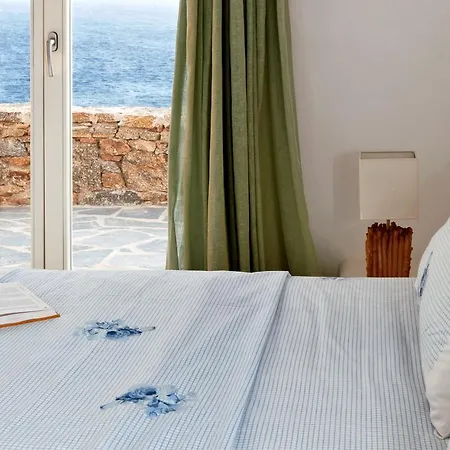 Villa Elia White