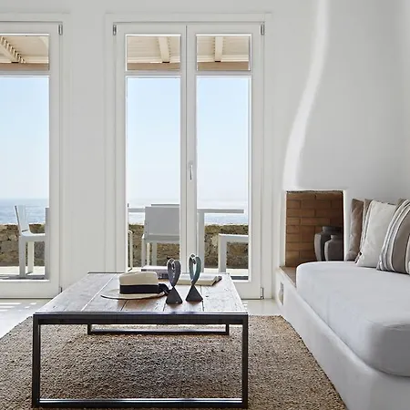 Villa Elia White