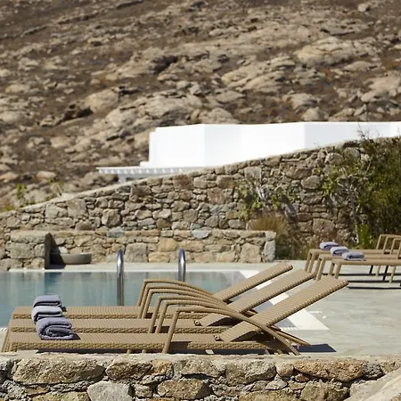 Villa Elia White *